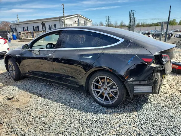 5YJ3E1EA5KF410481 2019 TESLA MODEL 3 - Image 2