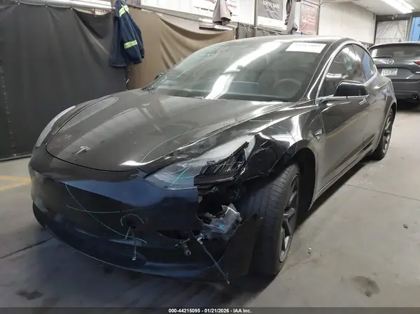 5YJ3E1EA5KF410805 2019 TESLA MODEL 3 - Image 2