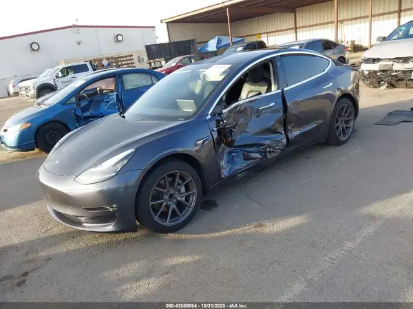 5YJ3E1EA5KF411095 2019 TESLA MODEL 3 - Image 2