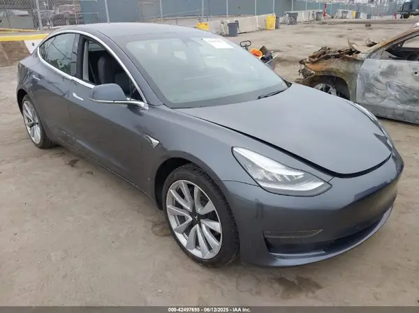 5YJ3E1EA5KF412599 2019 TESLA MODEL 3 - Image 1