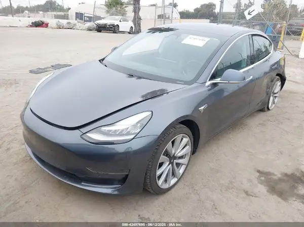 5YJ3E1EA5KF412599 2019 TESLA MODEL 3 - Image 2