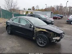 5YJ3E1EA5KF413025 2019 TESLA MODEL 3
