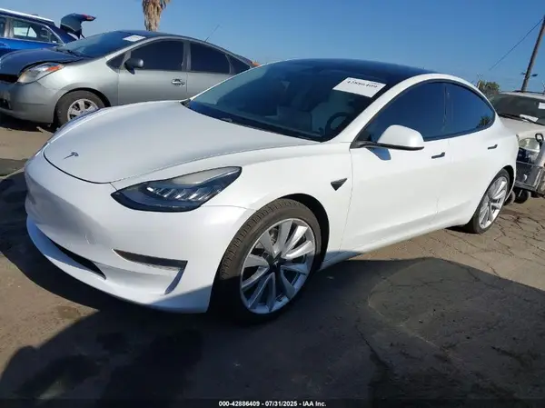 5YJ3E1EA5KF429435 2019 TESLA MODEL 3 - Image 2