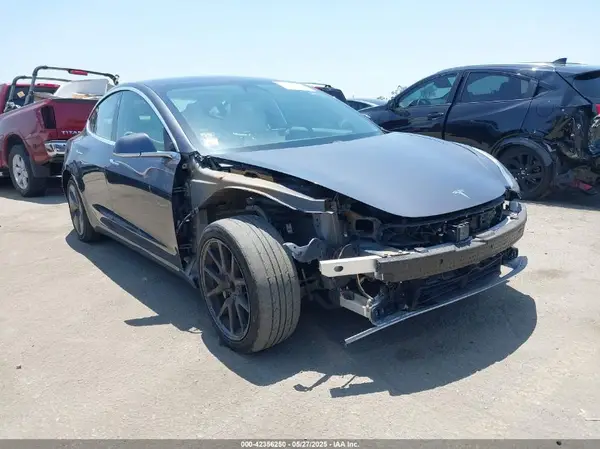 5YJ3E1EA5KF431539 2019 TESLA MODEL 3 - Image 1