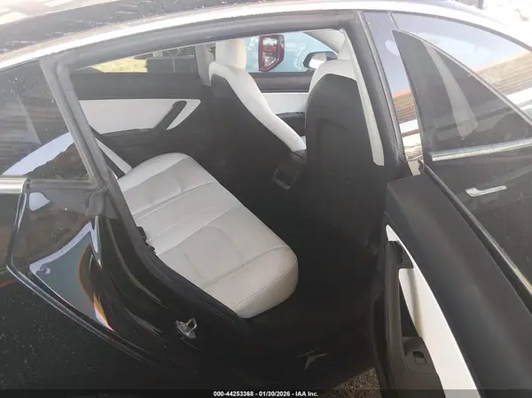 5YJ3E1EA5KF445019 2019 TESLA MODEL 3 - Image 8