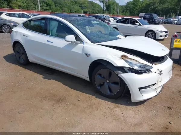 5YJ3E1EA5KF483835 2019 TESLA MODEL 3 - Image 1