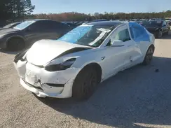 5YJ3E1EA5KF483883 2019 TESLA MODEL 3