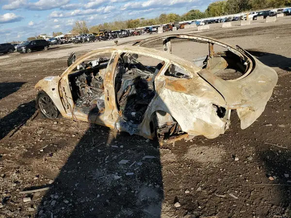 5YJ3E1EA5KF483902 2019 TESLA MODEL 3 - Image 2