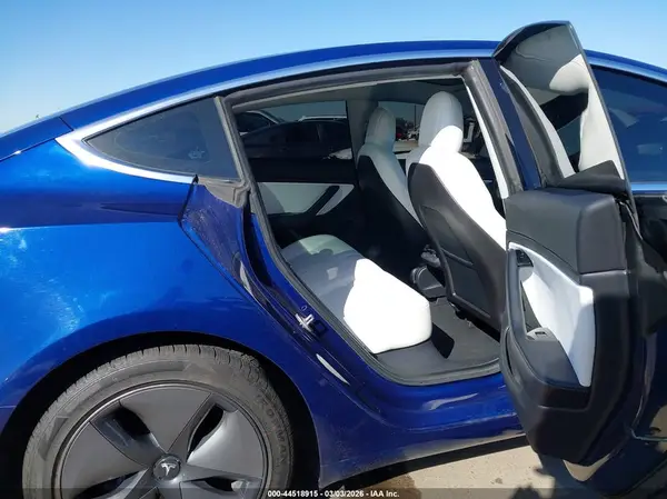 5YJ3E1EA5KF486072 2019 TESLA MODEL 3 - Image 8