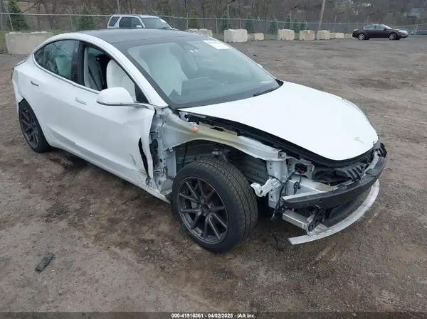 5YJ3E1EA5KF509334 2019 TESLA MODEL 3 - Image 1