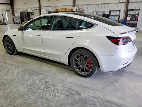 5YJ3E1EA5LF504748 2020 TESLA MODEL 3 - Image 2