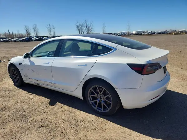 5YJ3E1EA5LF529391 2020 TESLA MODEL 3 - Image 2