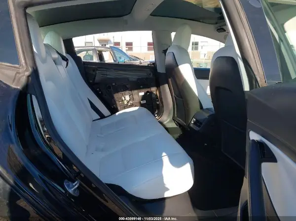 5YJ3E1EA5LF606762 2020 TESLA MODEL 3 - Image 8