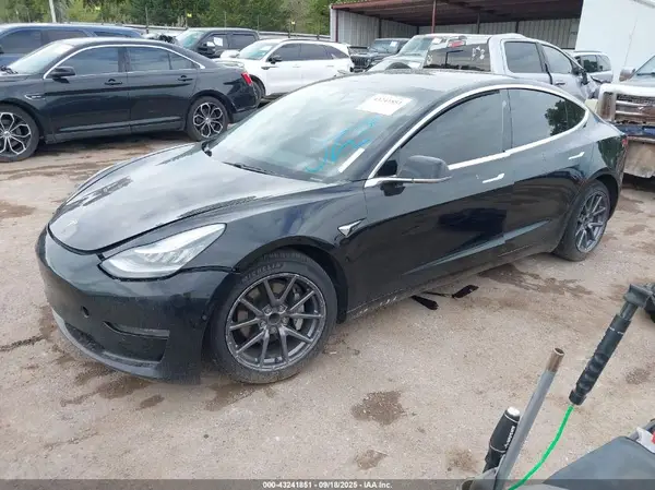 5YJ3E1EA5LF633704 2020 TESLA MODEL 3 - Image 2