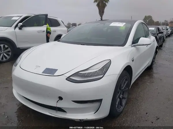 5YJ3E1EA5LF659834 2020 TESLA MODEL 3 - Image 2