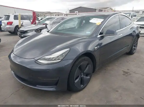 5YJ3E1EA5LF705081 2020 TESLA MODEL 3 - Image 2