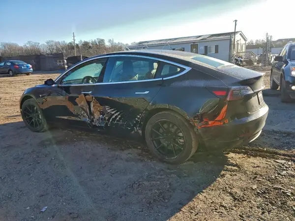 5YJ3E1EA5LF736573 2020 TESLA MODEL 3 - Image 2