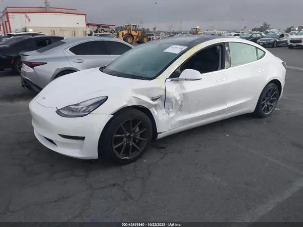 5YJ3E1EA5LF744897 2020 TESLA MODEL 3 - Image 2