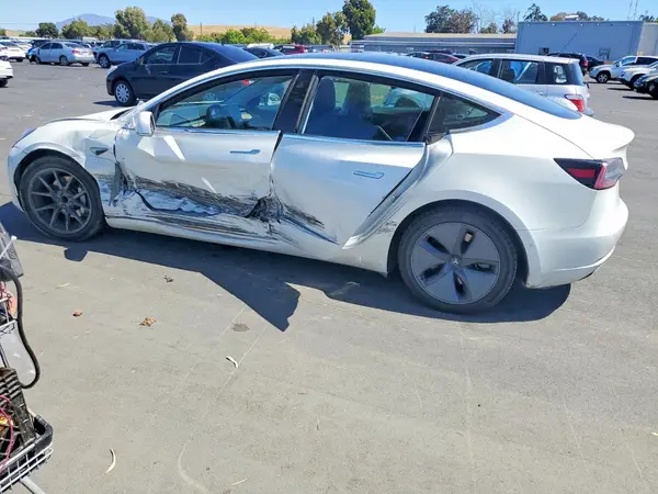 5YJ3E1EA5LF744902 2020 TESLA MODEL 3 - Image 2
