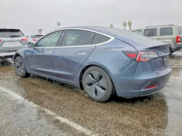 5YJ3E1EA5LF799186 2020 TESLA MODEL 3 - Image 2