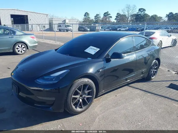 5YJ3E1EA5MF025604 2021 TESLA MODEL 3 - Image 2