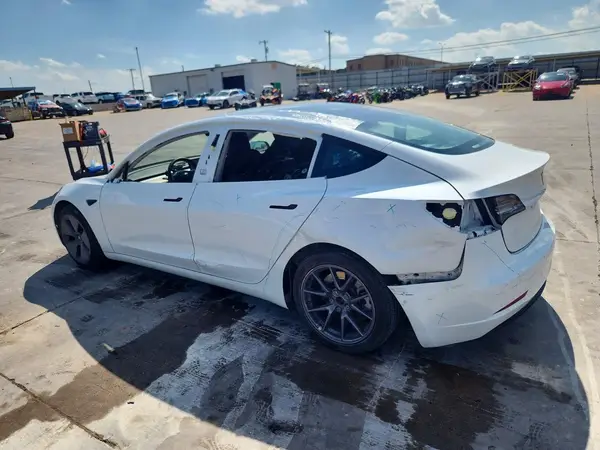 5YJ3E1EA5MF053693 2021 TESLA MODEL 3 - Image 2