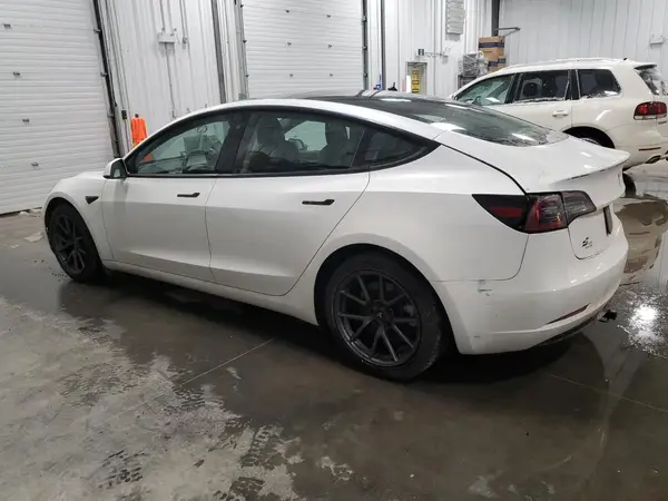 5YJ3E1EA5MF057985 2021 TESLA MODEL 3 - Image 2