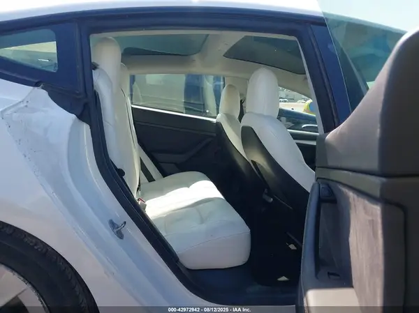 5YJ3E1EA5MF098570 2021 TESLA MODEL 3 - Image 8