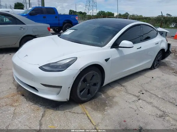 5YJ3E1EA5MF099704 2021 TESLA MODEL 3 - Image 2
