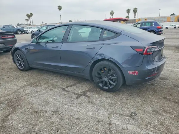 5YJ3E1EA5MF100589 2021 TESLA MODEL 3 - Image 2