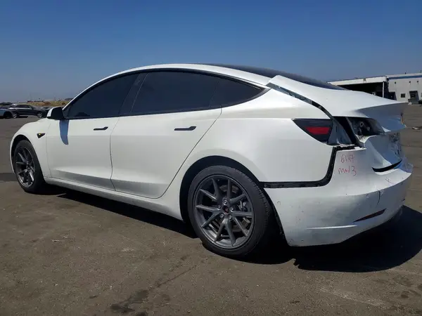 5YJ3E1EA5MF858819 2021 TESLA MODEL 3 - Image 2