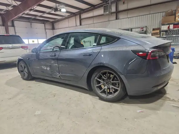 5YJ3E1EA5MF859369 2021 TESLA MODEL 3 - Image 2