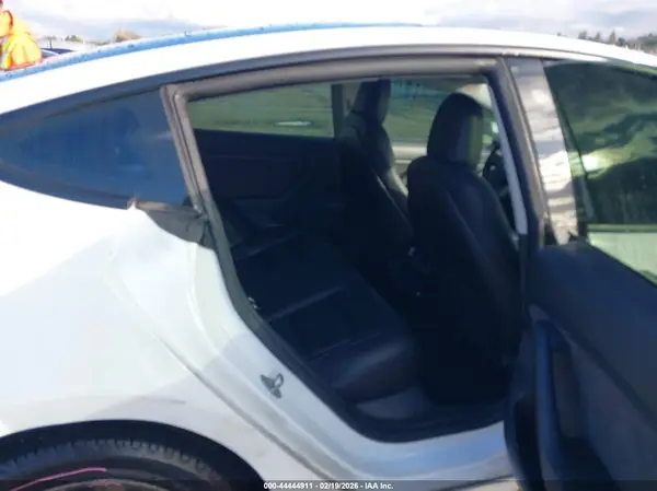 5YJ3E1EA5MF930442 2021 TESLA MODEL 3 - Image 8