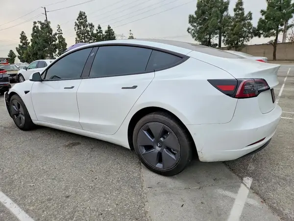 5YJ3E1EA5MF940422 2021 TESLA MODEL 3 - Image 2