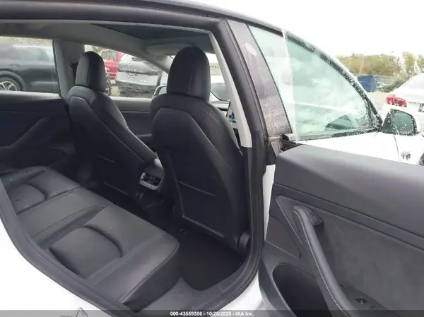 5YJ3E1EA5MF943143 2021 TESLA MODEL 3 - Image 8