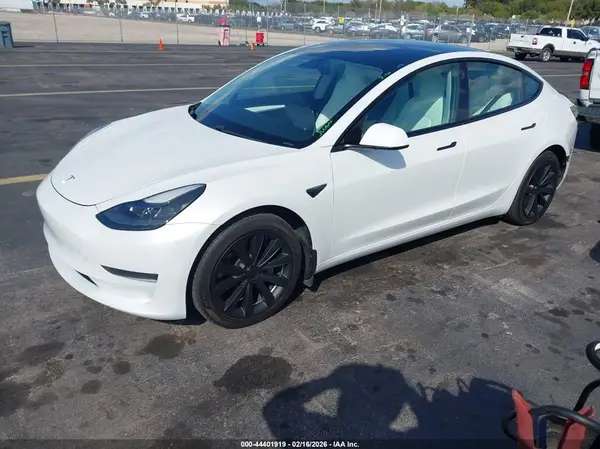 5YJ3E1EA5MF973162 2021 TESLA MODEL 3 - Image 2