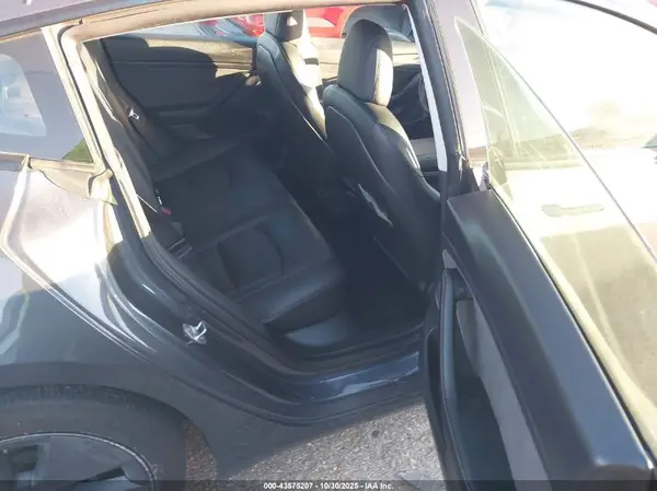5YJ3E1EA5MF985635 2021 TESLA MODEL 3 - Image 8
