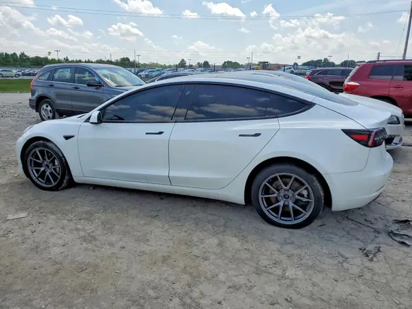 5YJ3E1EA5NF111979 2022 TESLA MODEL 3 - Image 2