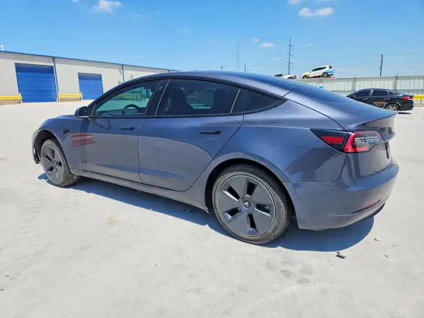 5YJ3E1EA5NF113912 2022 TESLA MODEL 3 - Image 2
