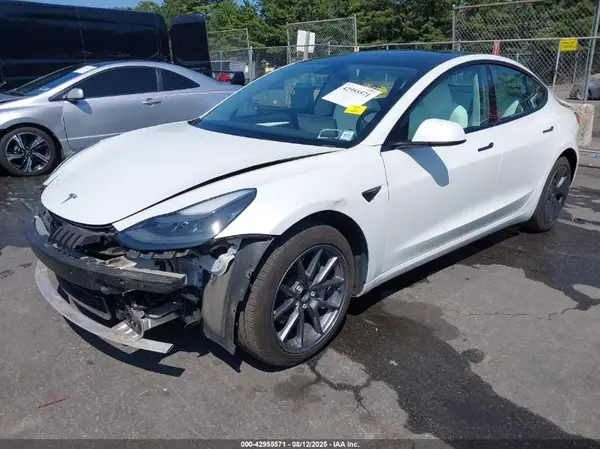 5YJ3E1EA5NF122724 2022 TESLA MODEL 3 - Image 2