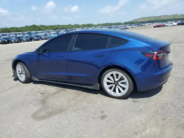 5YJ3E1EA5NF129088 2022 TESLA MODEL 3 - Image 2