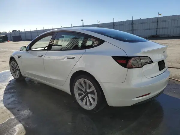 5YJ3E1EA5NF143265 2022 TESLA MODEL 3 - Image 2