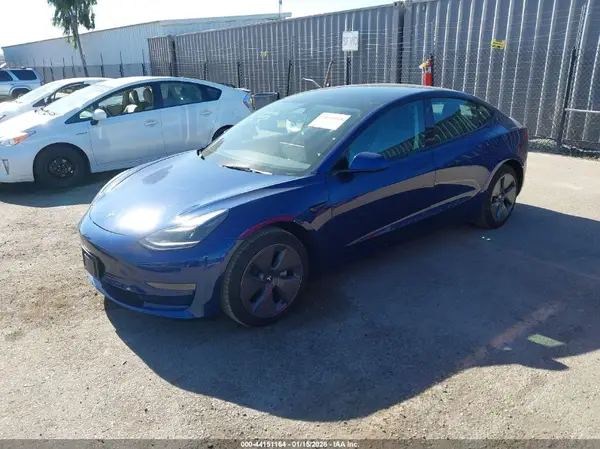 5YJ3E1EA5NF147557 2022 TESLA MODEL 3 - Image 2