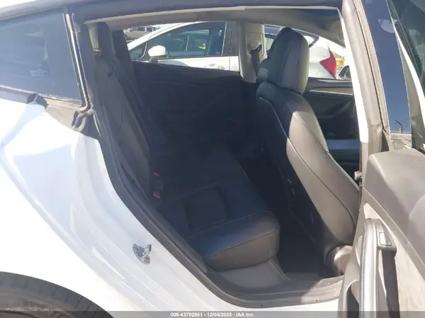 5YJ3E1EA5NF168537 2022 TESLA MODEL 3 - Image 8