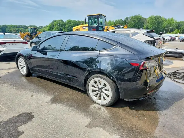 5YJ3E1EA5NF170675 2022 TESLA MODEL 3 - Image 2