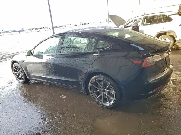 5YJ3E1EA5NF184835 2022 TESLA MODEL 3 - Image 2