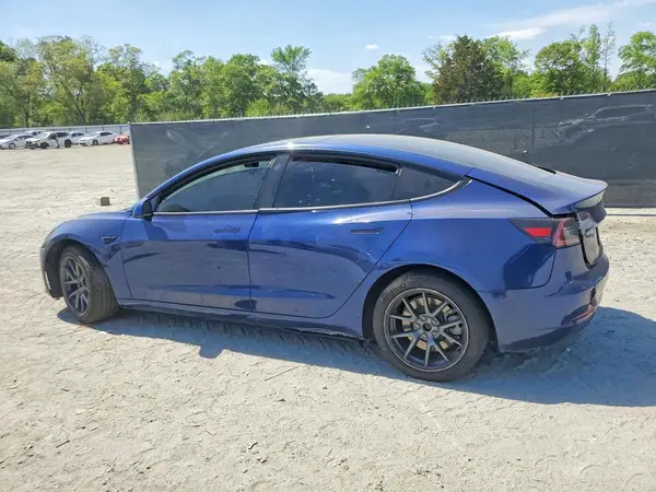 5YJ3E1EA5NF188738 2022 TESLA MODEL 3 - Image 2