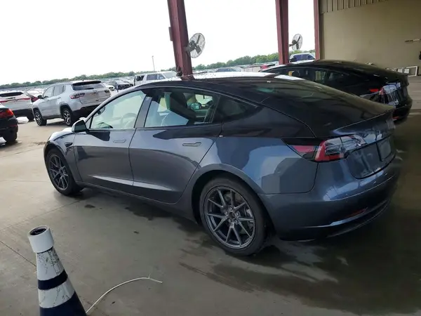 5YJ3E1EA5NF190621 2022 TESLA MODEL 3 - Image 2