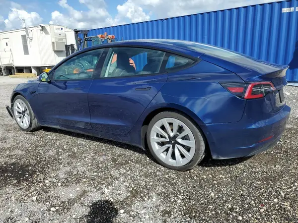 5YJ3E1EA5NF190859 2022 TESLA MODEL 3 - Image 2