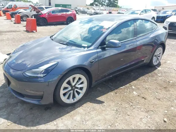 5YJ3E1EA5NF192059 2022 TESLA MODEL 3 - Image 2